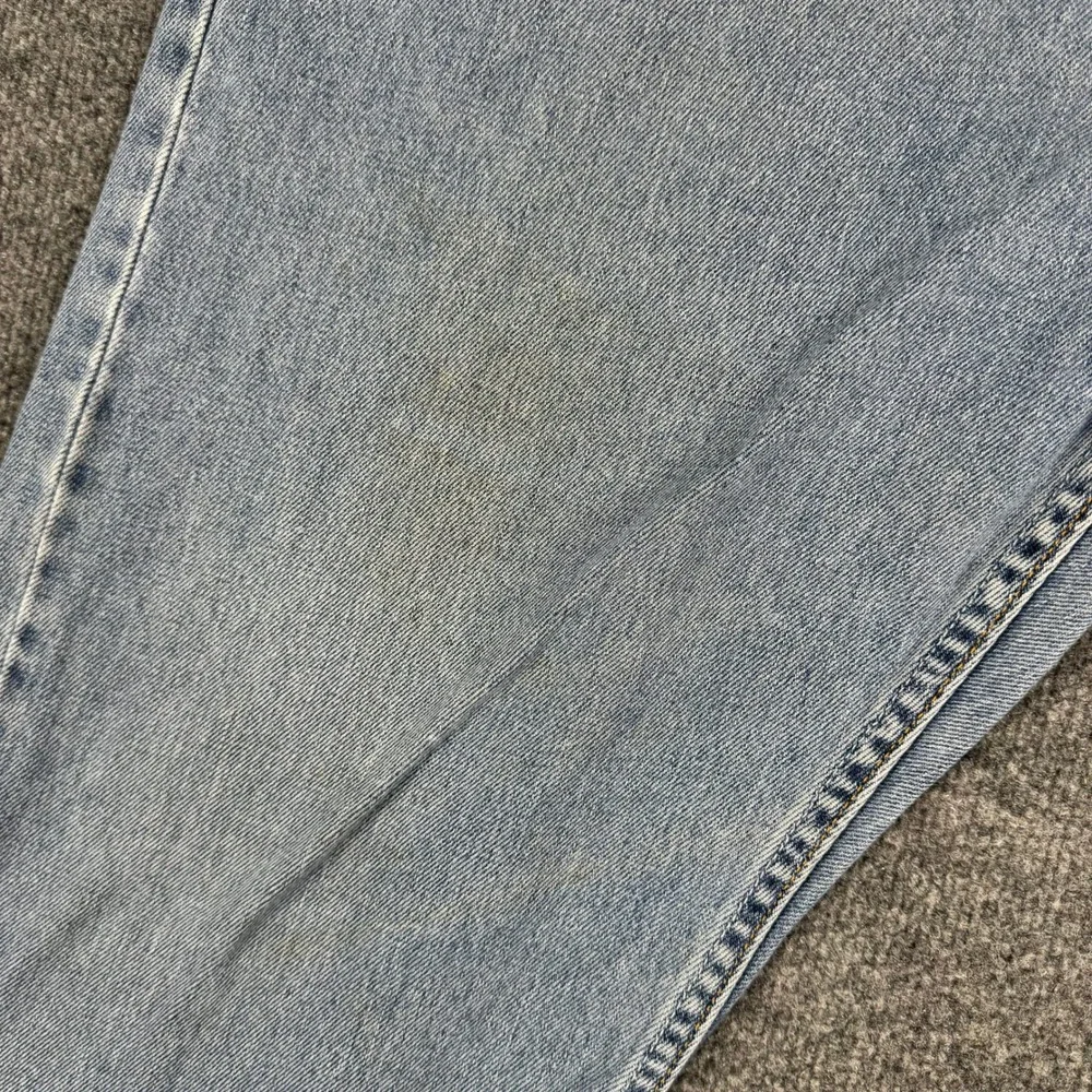 Levi's Jeans Mens Size 40x30 Light Wash 505 Regular Fit Straight Leg Denim Stain